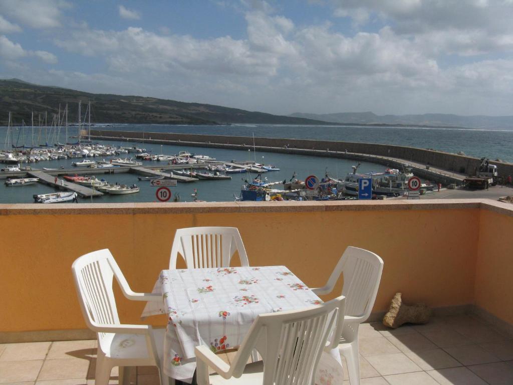 Borgo Spiaggia Vista Mare ايزولا روسا المظهر الخارجي الصورة