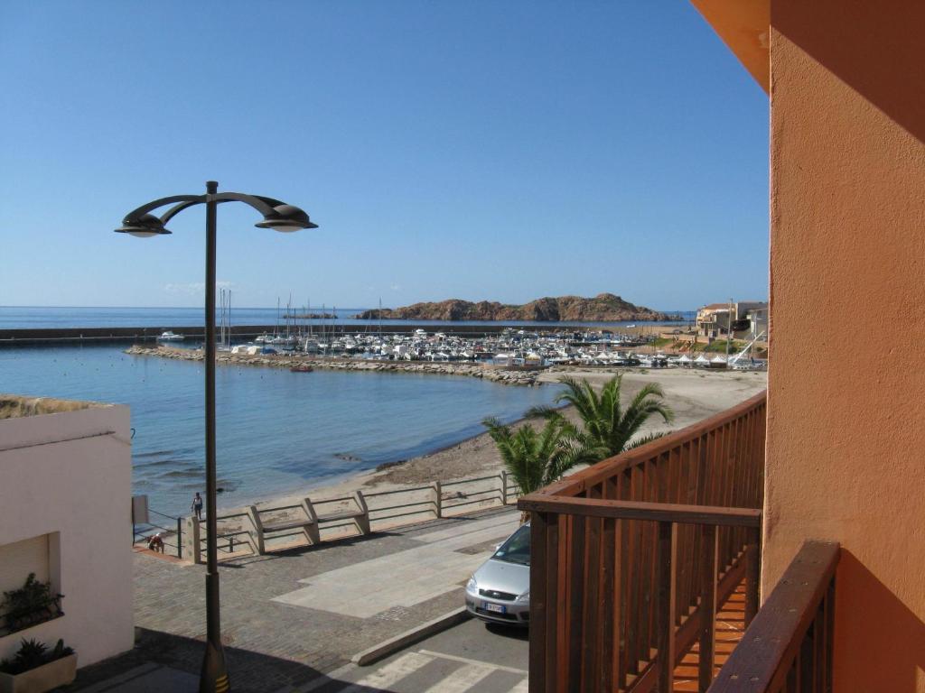 Borgo Spiaggia Vista Mare ايزولا روسا الغرفة الصورة
