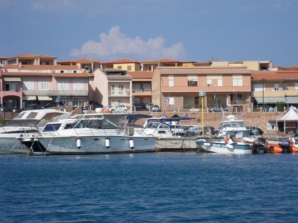 Borgo Spiaggia Vista Mare ايزولا روسا الغرفة الصورة